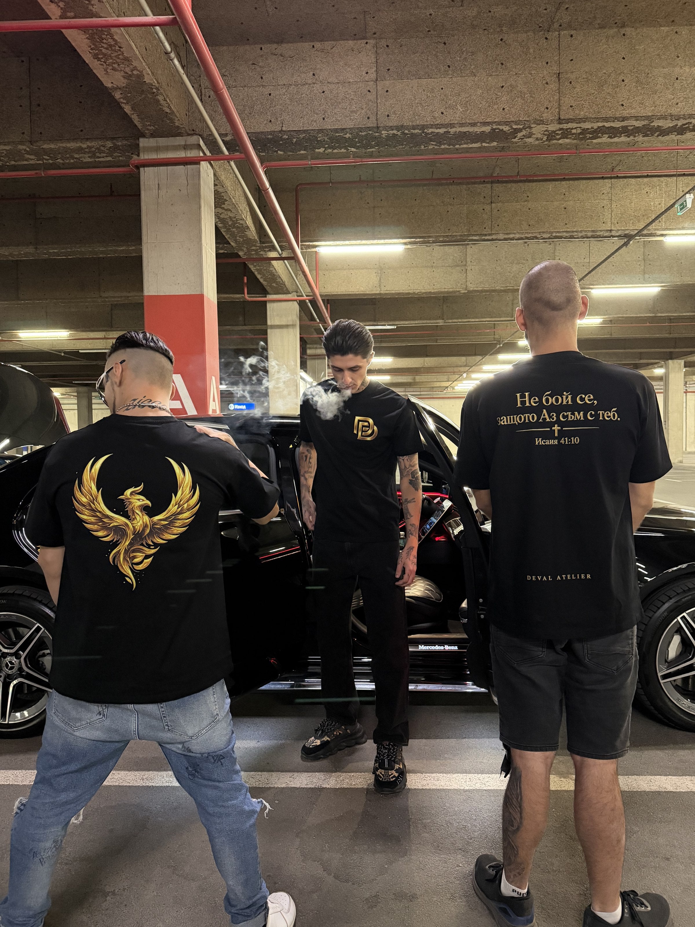 Черна тениска Deval Atelier с надпис на гърба